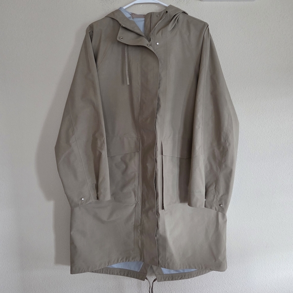 Lululemon Waterproof Fishtail Rain Coat Size Small NWT $298 Sheer Oak - Picture 2 of 16